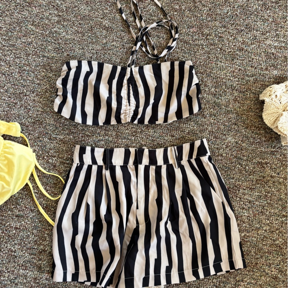 Clothing set. Size small never worn